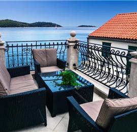 1 Bedroom Seaside Apartment with Balcony in Vis Town, Sleeps 2
